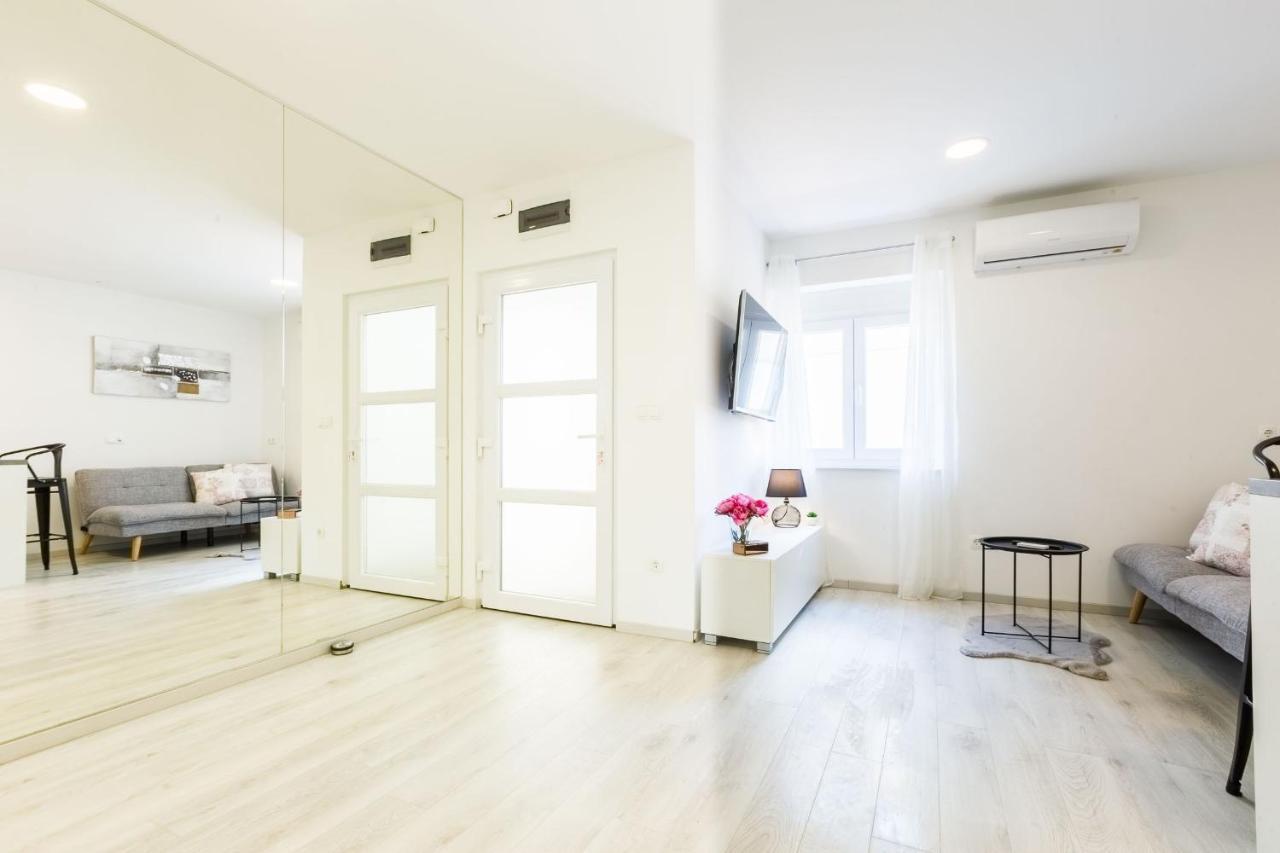 2Sis 2 Apartments زادار المظهر الخارجي الصورة