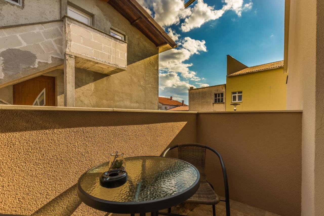 2Sis 2 Apartments زادار الغرفة الصورة