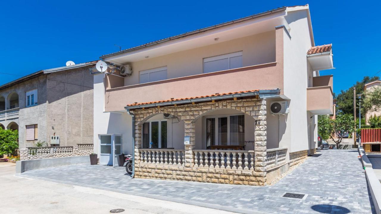 2Sis 2 Apartments زادار المظهر الخارجي الصورة